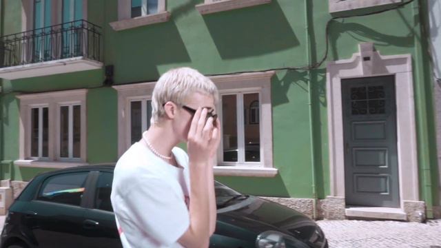 help! - Mais Perto feat. Adler Jack & Vert Gum (Official Music Video) смотреть онлайн