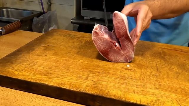 How to Fillet a Rainbow Runner for Sashimi雙帶鰺切割生魚片 - Taiwanese Street Food смотреть онлайн