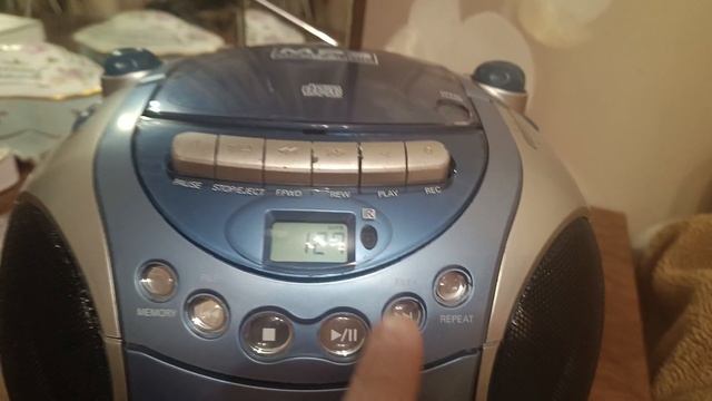 японский бумбокс магнитола музыкальный центр Sanyo смотреть онлайн