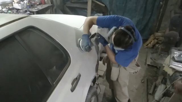 Фольксваген венто, рихтовка, шпаклёвка. Подготовка авто к покраске в гараже. смотреть онлайн