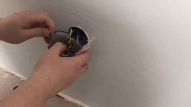 Установка розетки , своими руками, проверка тестера смотреть онлайн