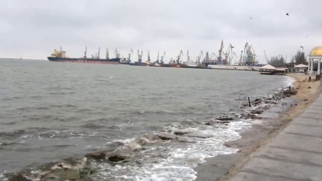 Корабль пристает к берегу. смотреть онлайн