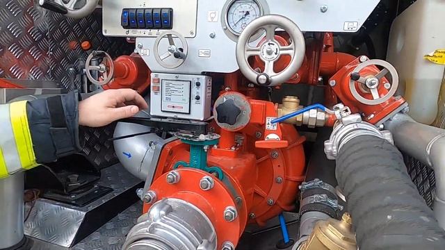 АЦ-5-40(1833)-442F промивання дозатора і насоса забиранням води із сторонньої ємності смотреть онлайн