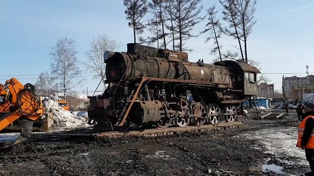 Установка паровоза памятника у вокзала Томск II. Паровоз Л-0614 смотреть онлайн