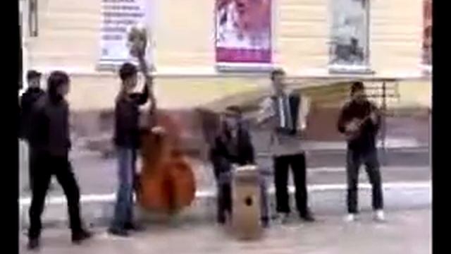 Super Mario на улицах Астрахани смотреть онлайн