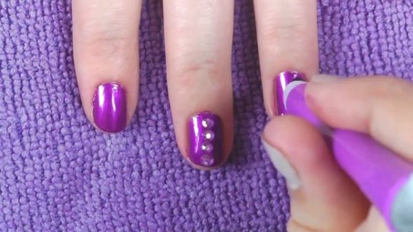 Style Me Up Художественный маникюр со стразами.