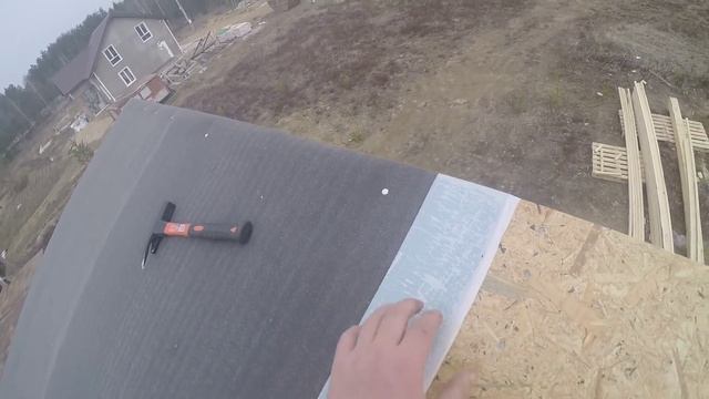 #13. Подкладочный ковер ruflex и металлические планки. Кровля своими руками. Каркасный дом смотреть онлайн