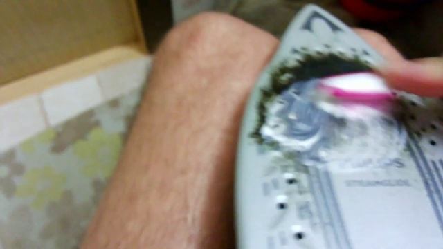 Чистим нагар на утюге. смотреть онлайн