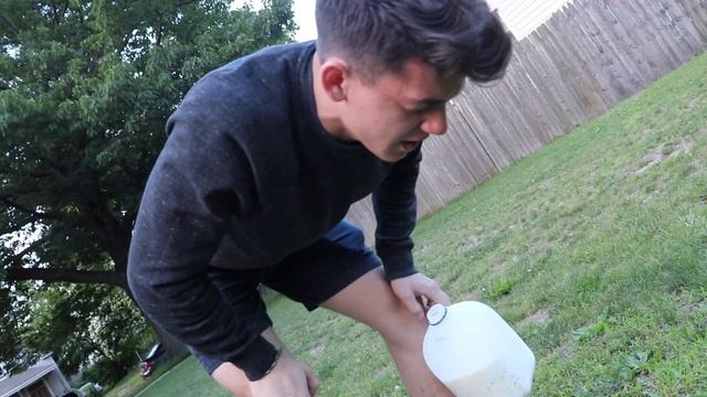 Gallon of Milk Chug Race смотреть онлайн