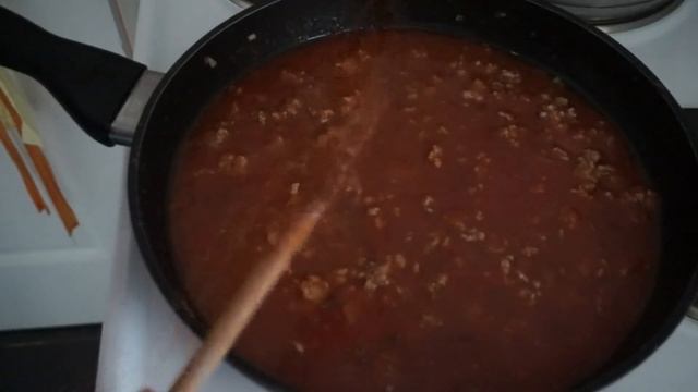 Спагетти а-ля болоньезе простой рецепт/ макароны с томатно-мясным соусом смотреть онлайн