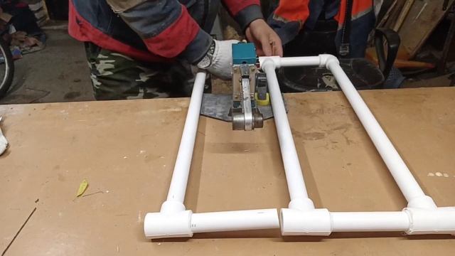 простой полотенцесушитель своими руками из пропиленовой трубы смотреть онлайн