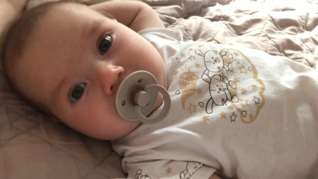 РОЗВИТОК ПО МІСЯЦЯХ І ДИТИНІ 3 МІСЯЦІ смотреть онлайн