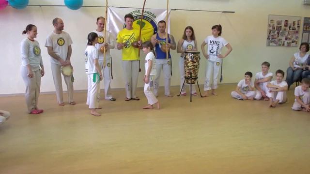 Вторые детские игры Axe Capoeira "O Melhor Jogadorzinho" ч.8 смотреть онлайн