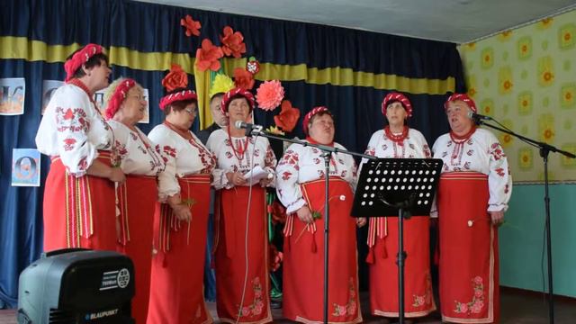 Біля калини плакала мати - ансамбль "Червона калина" смотреть онлайн