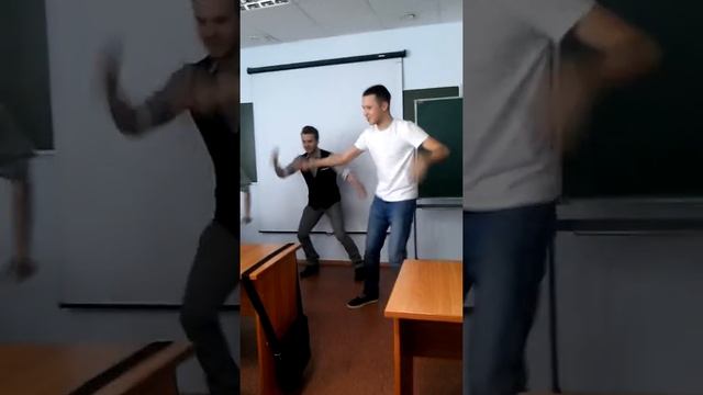 Александр Цветков и танцоры:)) смотреть онлайн