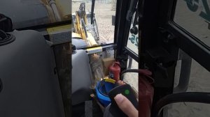 New Holland B115B      Органы управления запуск