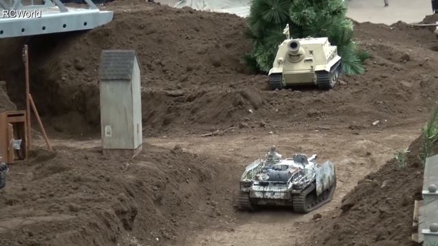 RC Tanks in Action Erfurt Part 1 Tiger Panzer IV Sherman WW2 ♦ Erlebniswelt Modellbau 2017 смотреть онлайн