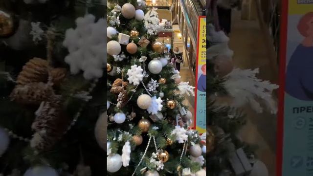 НОВОГОДНЯЯ МОСКВА 🌲 MERRY CHRISTMAS 🎄 ГУЛЯЕМ ПО ГУМУ 🤑 🛍❄️❄️❄️HAPPY NEW YEAR 🎁☃️ смотреть онлайн
