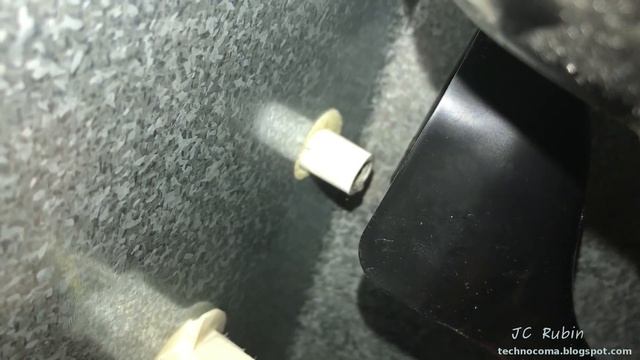 Maytag Whirlpool Refrigerator Leaking Water into Freezer and Floor - Repair смотреть онлайн