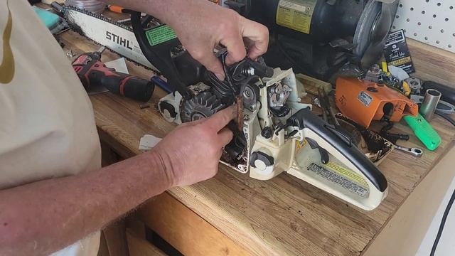 Stihl MS 260 chainsaw - Coil pack replacement смотреть онлайн