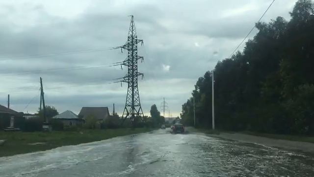 Бердск поплыл после 10-минутного ливня смотреть онлайн