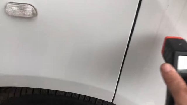 Проверка лакокрасочного покрытия RENAULT TRAFFIC 2016 г. толщеномером ?