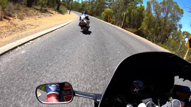 Cbr400rr Vs Cbr250rr