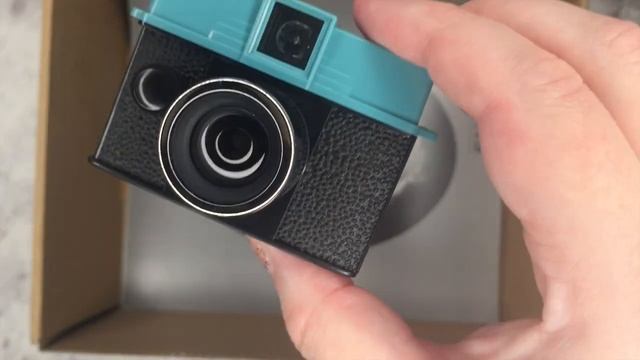 Unboxing Lomography Baby Diana 110 Camera and Lens смотреть онлайн
