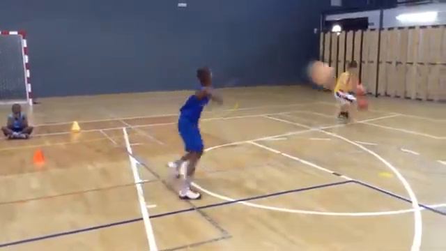 1c0 (+1 defensor) con incertidumbre de inicio y finalización смотреть онлайн