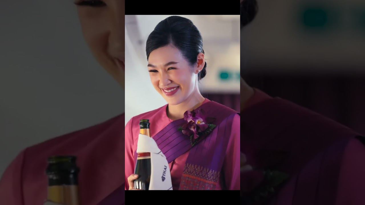 Они переодеваются прямо в воздухе... #shorts #факты #авиация смотреть онлайн