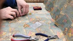 Обтяжка медальной квадроколодки муаровой лентой. Самостоятельно.