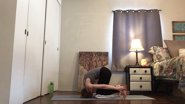 Sasangasana Rabbit Pose смотреть онлайн