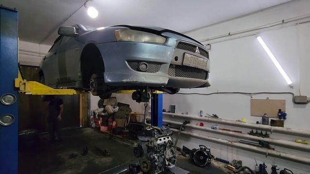 Меняем двухлитровый двигатель 4b11 на Lancer X