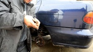 Замена задних тормозных колодок Ниссан Альмера