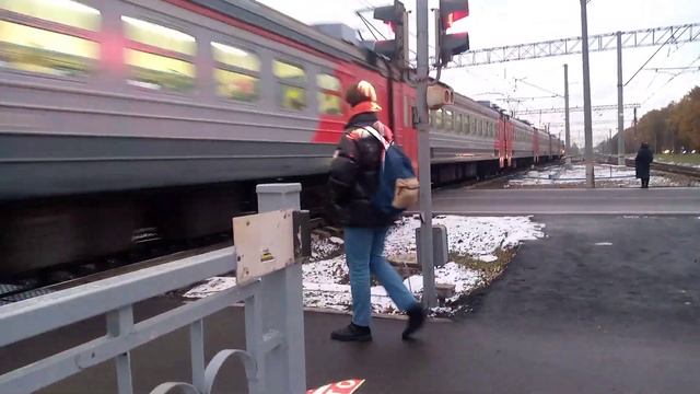 Электропоезд эд4м-0392 Сообщением Павловск Санкт-Петербург Прибывает на станции Царское Село смотреть онлайн