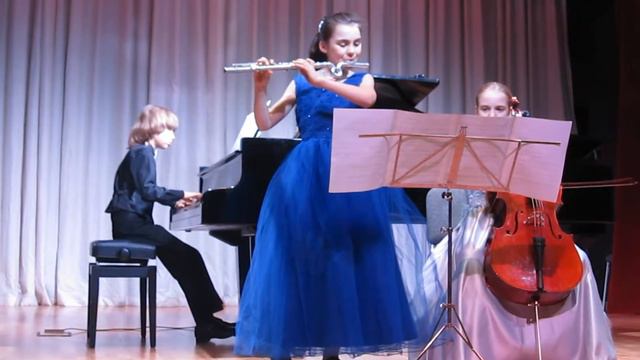 L.Boccherini Minuet. Children`s trio. Л.Боккерини Менуэт смотреть онлайн