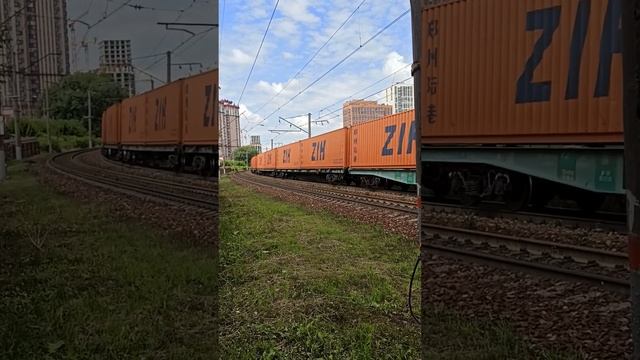 Поезда.Товарный поезд с контейнерами.Рязань Рязанская Область.