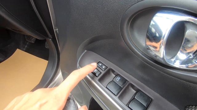 ขาย NISSAN ALMERA 1.2V ตัวรองท๊อป เกียร์ออโต้ สีน้ำตาล ปี 2012