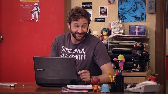 Roy 'Emotional Artistic' The IT Crowd The Internet Is Coming | Bonus Clip 2 смотреть онлайн