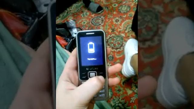 Новинка!!!!самозаряжающийся телефон)продам за 3000 баксов:3