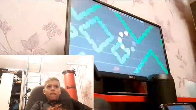 я играю в гд и смотрю цифровой цирк