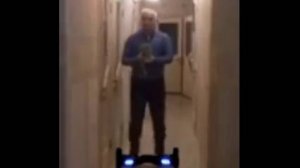 Мужик с котёнком улетел с гидроскутера