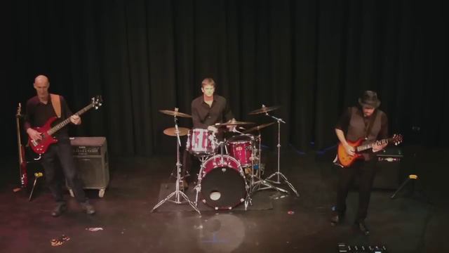 Beethoven's Fur Elise - A Modern Version (guitar, bass, drums) смотреть онлайн