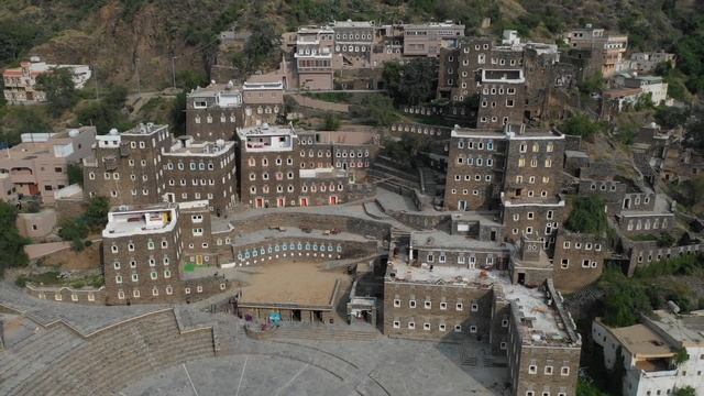 4K Rijal Almaa heritage village aerial view, Asir province, Rijal Alma, Saudi Arabia смотреть онлайн