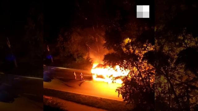 В Екатеринбурге на ходу загорелся автобус смотреть онлайн