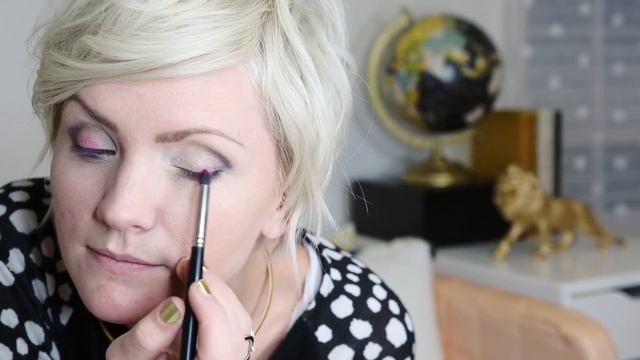 Pink Vibrations Makeup Tutorial смотреть онлайн