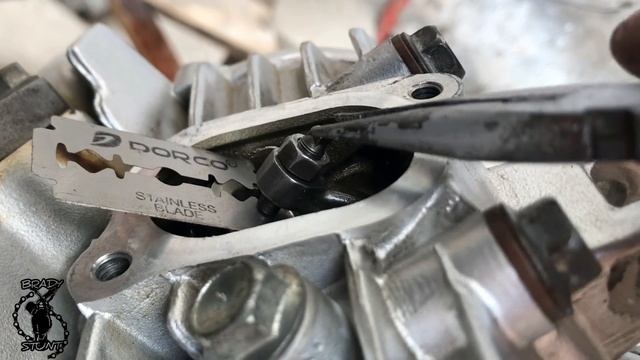 Como calibrar las valvulas de una moto en casa sin (CALIBRADOR DE VALVULAS) SUPER FACIL ? смотреть онлайн