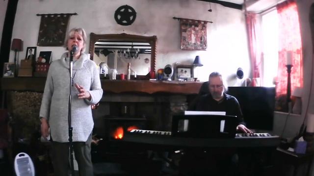 Testing our portable piano/pa system. смотреть онлайн