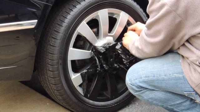Removing Plasti Dip From A 2011 Mercedes Benz GLK350 4-Matic Wheel