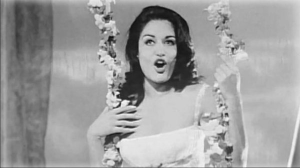 Dalida Dans le bleue du ciel bleu / 1958 / Dalida officiel